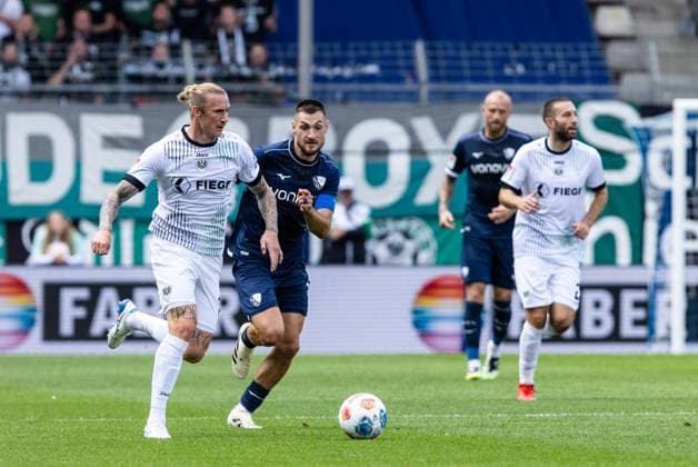 2 Fußball Bundesliga VfL Bochum SC Preußen Münster 30 08 2025 Marvin Schulz SC Preußen Münster, 10 , Matus bero VfL Bochum, 19 2 Fußball Bundesliga VfL Bochum SC Preußen Münster Vonovia Ruhrstadion, Bochum 30 08 2025 DFL regulations prohibit any use of photographs as image sequences and or quasi video Copyright: xBEAUTIFULxSPORTS Buriakovx