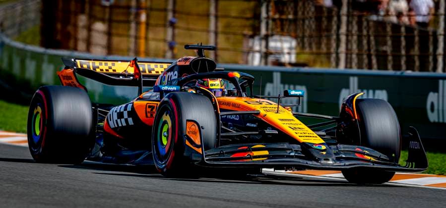 Formule 1 driver Oscar Piastri of McLaren during the match Formula 1 Zandvoort saturday 2025, free practice and qualification at the Formula 1 circuit Zandvoort for the Formula One Zandvoort saterday season 2025 2026 in ZANDVOORT, Netherlands on 30 august 2025, photo by Marcel van Dorst EYE4images DeFodi Images