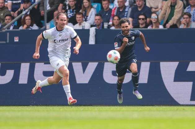 30 08 2025, 2 Bundesliga, Matchday 4, VfL Bochum 1848 Preußen Münster, f l Marvin Schulz Preußen Münster , Gerrit Holtmann VfL Bochum 1848 in duel, Bochum Vonovia Ruhrstadion NRW Germany xRHR PHOTO DEx Copyright: DennisxEwert RHR-FOTOx RHR-FOTO DE