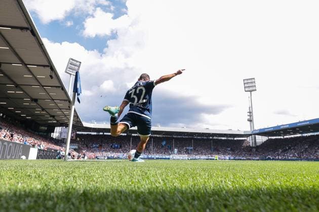 30 08 2025, 2 Bundesliga, Matchday 4, VfL Bochum 1848 Preußen Münster, Maximilian Wittek VfL Bochum 1848 kicks a corner into the penalty area, Bochum Vonovia Ruhrstadion NRW Germany xRHR PHOTO DEx Copyright: DennisxEwert RHR-FOTOx RHR-FOTO DE