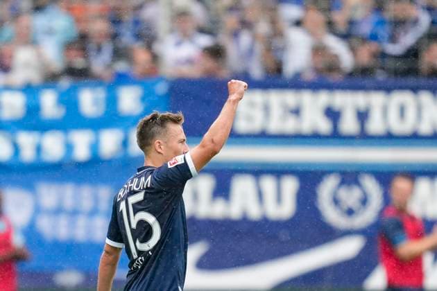 Felix Passlack VfL Bochum cheers during the 2 Bundesliga match between VfL Bochum and Preußen Münster, Vonovia Ruhrstadion on August 30, 2025 in Bochum, Germany Photo by Alex Gottschalk DeFodi Images Felix Passlack VfL Bochum celebrates during the 2 Bundesliga match between VfL Bochum and Preußen Münster at Vonovia Ruhrstadion on August 30, 2025 in Bochum, Germany Photo by Alex Gottschalk DeFodi Images DFB DFL REGULATIONS PROHIBIT ANY USE OF PHOTOGRAPHS AS IMAGE SEQUENCES AND OR QUASI VIDEO Photo by Alex Gottschalk DeFodi Images DFB DFL REGULATIONS PROHIBIT ANY USE OF PHOTOGRAPHS AS IMAGE SEQUENCES AND OR QUASI VIDEO