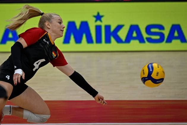 Italy v Germany - FIVB Women’s World Volleyball Championship BANGKOK, THAILAND - AUGUST 30: Anna Pogany (4) of Germany in action during FIVB Women’s World Volleyball Championship match between Italy and Germany at Huamark Indoor Stadium in Bangkok, Thailand on August 30, 2025. Mustafa Hatipoglu Anadolu Bangkok Thailand. Editorial use only. Please get in touch for any other usage.  Copyright: x2025xAnadoluxMustafaxHatipoglux