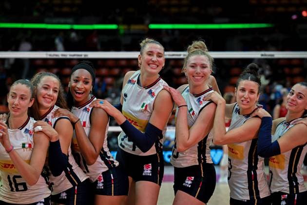 Italy v Germany - FIVB Women’s World Volleyball Championship BANGKOK, THAILAND - AUGUST 30: Players of Italy celebrate after the FIVB Women’s World Volleyball Championship match between Italy and Germany at Huamark Indoor Stadium in Bangkok, Thailand on August 30, 2025. Mustafa Hatipoglu Anadolu Bangkok Thailand. Editorial use only. Please get in touch for any other usage.  Copyright: x2025xAnadoluxMustafaxHatipoglux