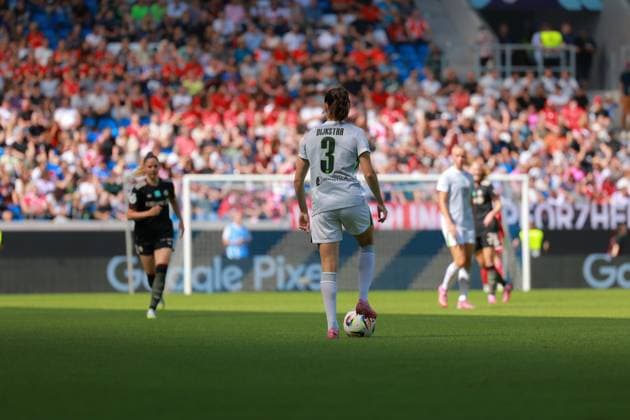 Caitlin Dijkstra 3 VFL with ball in action Football I Women I Season 2025 2026 I Supercup I FC Bayern Munich - VFL Wolfsburg I 29 08 2025 Copyright: xMaxxMesterx