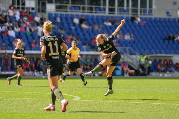 Google Pixel Womens Supercup, FC Bayern Munich vs VfL Wolfsburg, 30 08 2025 Magdalena Eriksson FC Bayern Munich, 5 on her shot to 1 0 Google Pixel Womens Supercup, FC Bayern Munich vs VfL Wolfsburg, BBBank Wildpark Karlsruhe, 30 08 2025 DFB DFL REGULATIONS PROHIBIT ANY USE OF PHOTOGRAPHS AS IMAGE SEQUENCES AND OR QUASI VIDEO Copyright: xBEAUTIFULxSPORTS Boscox