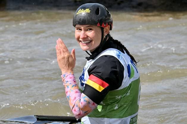 Sport Bilder des Tages Ljubljana, Slovenia, August 30th 2025, Elena Lilik of Germany celebration win after the Women s Canoe Final at 2025 ICF Canoe Slalom World Cup at Tacen Whitewater Course, Ljubljana, Slovenia. (Photo by Igor Kupljenik Sports Press Photo)  Copyright: xIgorxKupljenikx xSPPx Sportspressphoto_SPR17867