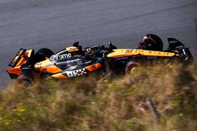 F1 - DUTCH GRAND PRIX 2025 81 PIASTRI Oscar (aus), McLaren F1 Team MCL39, action during the 2025 Formula 1 Heineken Dutch Grand Prix, 15th round of the 2025 FIA Formula One World Championship, WM, Weltmeisterschaft from August 29 to 31, 2025 on the Zandvoort Circuit, in Zandvoort, Netherlands - ZandvoortNetherlands  Copyright: xEricxAlonsox