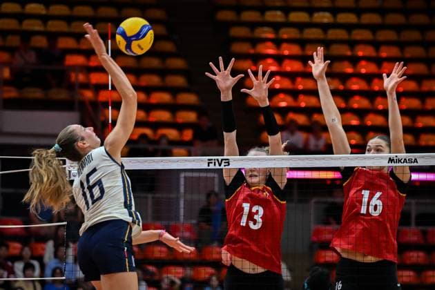 Italy v Germany - FIVB Women’s World Volleyball Championship BANGKOK, THAILAND - AUGUST 30: Stella Nervini (16) of Italy in action during FIVB Women’s World Volleyball Championship match between Italy and Germany at Huamark Indoor Stadium in Bangkok, Thailand on August 30, 2025. Mustafa Hatipoglu Anadolu Banghok Thailand. Editorial use only. Please get in touch for any other usage.  Copyright: x2025xAnadoluxMustafaxHatipoglux