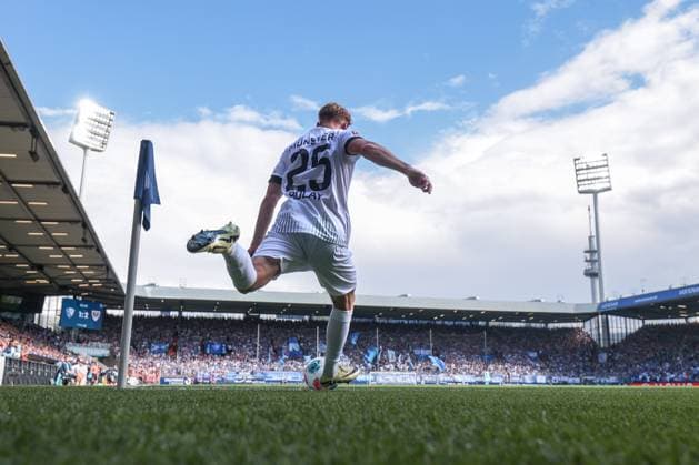 30 08 2025, 2 Bundesliga, Matchday 4, VfL Bochum 1848 Preußen Münster, Luca Bolay Preußen Münster kicks a corner into the penalty area, Bochum Vonovia Ruhrstadion NRW Germany xRHR PHOTO DEx Copyright: DennisxEwert RHR-FOTOx RHR-FOTO DE
