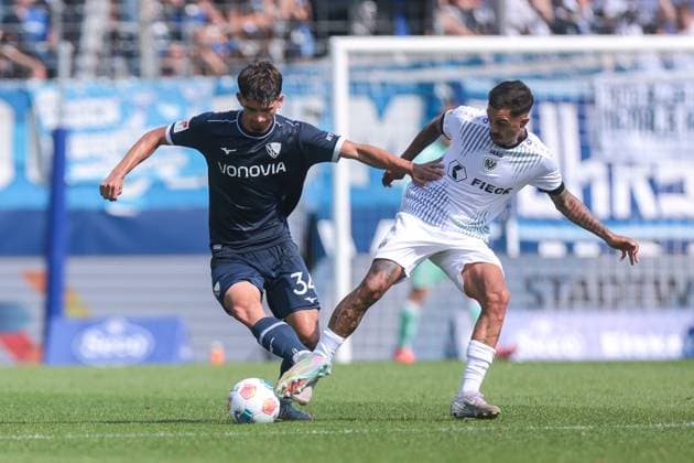30 08 2025, 2 Bundesliga, Matchday 4, VfL Bochum 1848 Preußen Münster, f l Cajetan Lenz VfL Bochum 1848 , Oliver Batista Meier Preußen Münster , Bochum Vonovia Ruhrstadion NRW Germany xRHR PHOTO DEx Copyright: DennisxEwert RHR-FOTOx RHR-FOTO DE