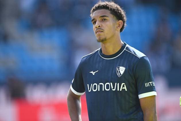 Francis ONYEKA BO enttaeuscht, enttäuscht, Enttäuschung, Enttaeuschung Fussball 2 Bundesliga, 4 Spieltag, matchday 4, VfL Bochum BO SC Preussen Muenster MS 1 2 am 30 08 2025, Vonovia Ruhrstadion Bochum Deutschland DFL regulations prohibit any use of photographs as image sequences and or quasi video Â