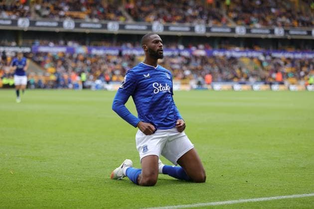 Fußball Premier League Wolverhampton Wanderers gegen Everton 30. August 2025 Premier League Wolverhampton Wanderers gegen Everton Beto von Everton jubelt nach seinem ersten Tor Foto Simon Stacpoole Abseits Wolverhampton UK  Copyright: xSimonxStacpoolexOffside