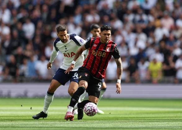 30th August 2025; Tottenham Hotspur Stadium, London, England; Premier League Football, Tottenham Hotspur versus Bournemouth; Evanilson of AFC Bournemouth closely marked by Rodrigo Bentancur of Tottenham Hotspur  JohnxPatrickxFletcher