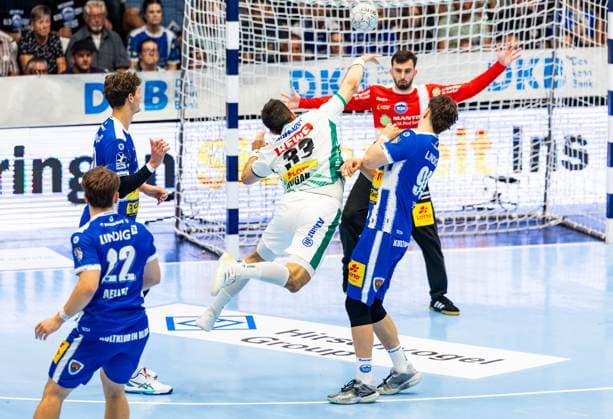 30 08 2025, GER, Handball, Men, Season 25 26, Daikin 1 Bl, 1 Matchday ThSV Eisenach SC DHfK Leipzig Luka Rogan SC DHfK Leipzig Tillman Leu ThSV Eisenach,99 99817 Eisenach Werner Assmann Halle Am Sportp Thueringen Germany
