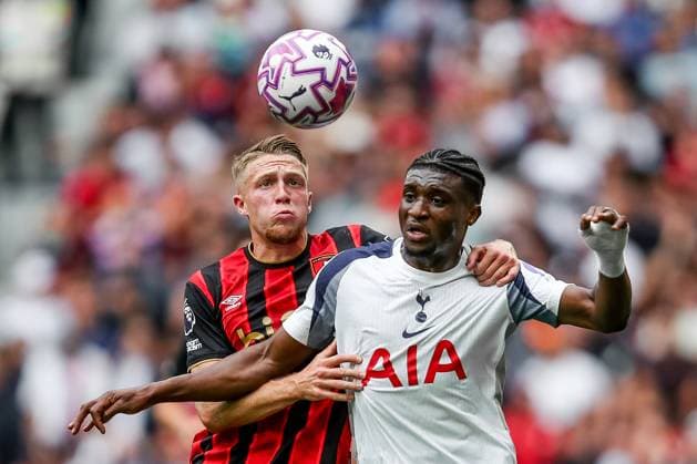 Premier League Tottenham Hotspur v Bournemouth Adrien Truffert of AFC Bournemouth battles for the ball with Mohammed Kudus of Tottenham Hotspur during the Premier League match Tottenham Hotspur vs Bournemouth at Tottenham Hotspur Stadium, London, United Kingdom, 30th August 2025 (Photo by Izzy Poles News Images) London Tottenham Hotspur Stadium United Kingdom Copyright: xIzzyxPoles NewsxImagesx