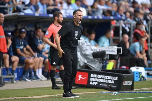 Coach Alexander ENDE MS gestures, gesticulates, Soccer 2 Bundesliga, 4 Matchday 4, VfL Bochum BO SC Preussen Muenster MS 1 2 am 30 08 2025, Vonovia Ruhrstadion Bochum Germany DFL regulations prohibit any use of photographs as image sequences and or quasi video Â