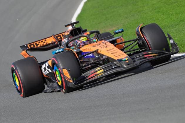 F1 Grand Prix of Netherlands - Qualifying Oscar Piastri of Australia drives the (81) McLaren MCL60 Mercedes on track during the third practice of the F1 Grand Prix of the Netherlands at Circuit Zandvoort in Zandvoort, Netherlands, on August 30, 2025. Zandvoort Netherland  Copyright: xJonathanxRaax originalFilename:raa-formula1250830_npqQz.jpg