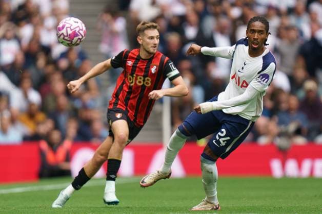 Tottenham Hotspur FC v Bournemouth FC, English Premier League Djed Spence of Tottenham Hotspur under pressure from David Brooks of Bournemouth during the Tottenham Hotspur FC v Bournemouth FC English Premier League match at the Tottenham Hotspur Stadium, London, England, United Kingdom on 30 August 2025 Credit: Dylan Hepworth Every Second Media Editorial use only. All images are copyright Every Second Media Limited. No images may be reproduced without prior permission. All rights reserved. Premier League and Football League images are subject to licensing agreements with Football DataCo Limited. see https: www.football-dataco.com Copyright: xIMAGO EveryxSecondxMediax ESM-1569-0065 DylanxHepworthx xEveryxSecondxMediax