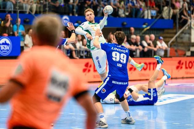 Franz, Semper Rueckraum Rechts, SC DHfK Leipzig, 32 , Tillman, Leu Kreislaeufer, ThSV Eisenach, 99 GER, Thuringia, ThSV Eisenach vs SC DHfK Leipzig, East derby, Derby, Season opener, Season start, 1 Daikin Handballbundesliga, Handball, 1 Matchday, Season 2025 2026, 16 00 hrs, 30 08 2025 GER, Thuringia, ThSV Eisenach vs SC DHfK Leipzig, Eastern derby, derby, season opener, start of season, 1 Daikin Handball Bundesliga, handball, 1 matchday, season 2025 2026, 16 00 hrs, 30 08 2025 Eisenach Copyright: xEibner-Pressefoto MartinxHerbstx EP_MHT
