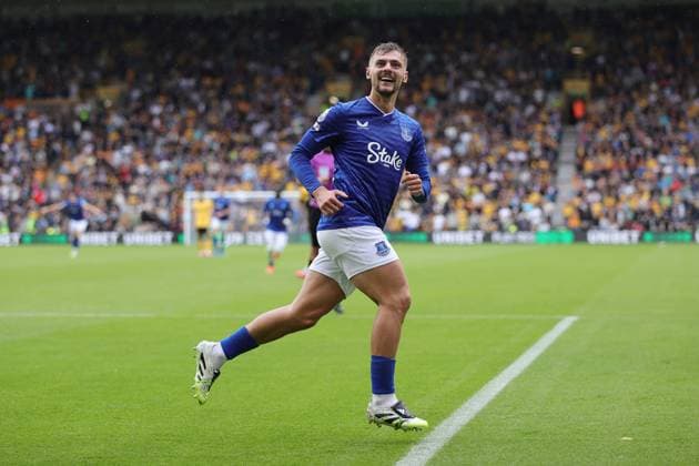 Fußball Premier League Wolverhampton Wanderers v Everton 30. August 2025 Premier League Wolverhampton Wanderers v Everton Kiernan Dewsbury Hall von Everton jubelt nach seinem 3. Tor Foto Simon Stacpoole Abseits Wolverhampton UK  Copyright: xSimonxStacpoolexOffside