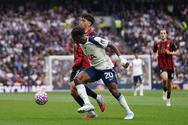 Tottenham Hotspur FC v Bournemouth FC, English Premier League Mohammed Kudus of Tottenham Hotspur under pressure from Marcos Senesi of Bournemouth during the Tottenham Hotspur FC v Bournemouth FC English Premier League match at the Tottenham Hotspur Stadium, London, England, United Kingdom on 30 August 2025 Credit: Dylan Hepworth Every Second Media Editorial use only. All images are copyright Every Second Media Limited. No images may be reproduced without prior permission. All rights reserved. Premier League and Football League images are subject to licensing agreements with Football DataCo Limited. see https: www.football-dataco.com Copyright: xIMAGO EveryxSecondxMediax ESM-1569-0072 DylanxHepworthx xEveryxSecondxMediax