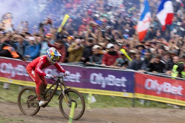 COUPE DU MONDE DE VTT AUX GETS PHOTOPQR LE DAUPHINE Grégory YETCHMENIZA ; Les Gets ; 30 08 2025 ; Les Gets (Haute-Savoie), 30 août. Les Gets accueillent une étape de coupe du monde de VTT. UCI DOWNHILL WORLD CUP sur notre photo : Loic Bruni. Grégory Yetchmeniza Le Dauphiné Libéré - France, Haute-Savoie August 30, 2025 Les Gets hosts a Mountain Bike World Cup stage Les Gets Haute-Savoie Rhône-Alpes France  Copyright: xPHOTOPQR LExDAUPHINE MAXPPPxGrégoryxYETCHMENIZAx 20250830JDL3169 20250830JDL3169