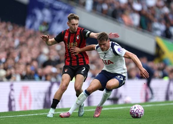 30th August 2025; Tottenham Hotspur Stadium, London, England; Premier League Football, Tottenham Hotspur versus Bournemouth; David Brooks of AFC Bournemouth challenges Micky van de Ven of Tottenham Hotspur  JohnxPatrickxFletcher