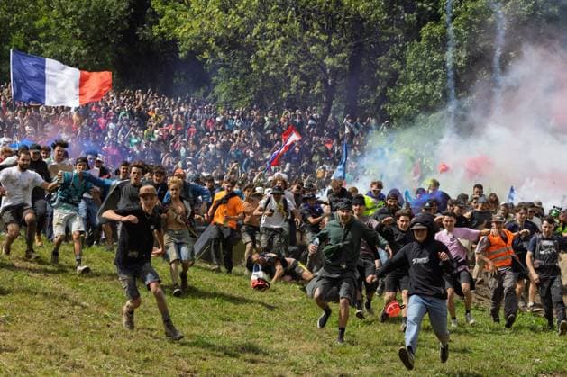 COUPE DU MONDE DE VTT AUX GETS PHOTOPQR LE DAUPHINE Grégory YETCHMENIZA ; Les Gets ; 30 08 2025 ; Les Gets (Haute-Savoie), 30 août. Les Gets accueillent une étape de coupe du monde de VTT. UCI DOWNHILL WORLD CUP Grégory Yetchmeniza Le Dauphiné Libéré - France, Haute-Savoie August 30, 2025 Les Gets hosts a Mountain Bike World Cup stage Les Gets Haute-Savoie Rhône-Alpes France  Copyright: xPHOTOPQR LExDAUPHINE MAXPPPxGrégoryxYETCHMENIZAx 20250830JDL3140 20250830JDL3140