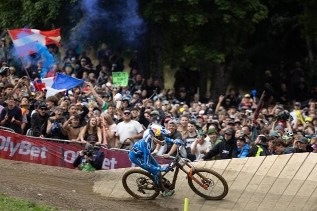 COUPE DU MONDE DE VTT AUX GETS PHOTOPQR LE DAUPHINE Grégory YETCHMENIZA ; Les Gets ; 30 08 2025 ; Les Gets (Haute-Savoie), 30 août. Les Gets accueillent une étape de coupe du monde de VTT. UCI DOWNHILL WORLD CUP sur notre photo : Ronan Dunne, vainqueur de la descente. Grégory Yetchmeniza Le Dauphiné Libéré - France, Haute-Savoie August 30, 2025 Les Gets hosts a Mountain Bike World Cup stage Les Gets Haute-Savoie Rhône-Alpes France  Copyright: xPHOTOPQR LExDAUPHINE MAXPPPxGrégoryxYETCHMENIZAx 20250830JDL3181 20250830JDL3181