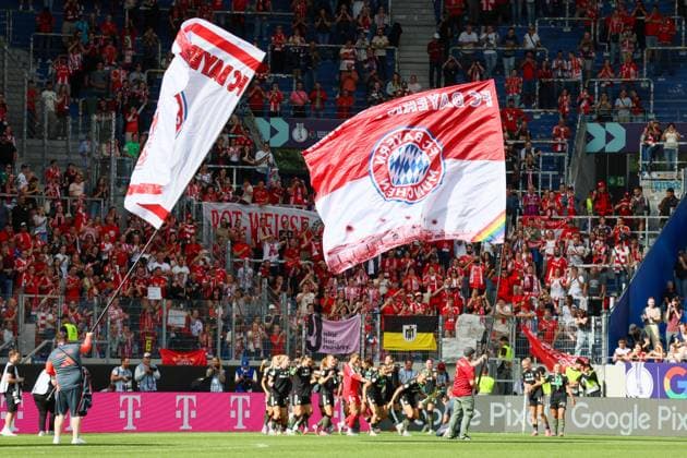 Karlsruhe, Germany 30 August 2025 DFB Supercup Women 2025 2026 FC Bayern Munich vs VfL Wolfsburg In the picture final celebration of the players of FC Bayern Munich after the victory against Wolfsburg at the Google Pixel Supercup Women with flags of FC Bayern in Karlsruhe DFB regulations prohibit any use of photographs as image sequences and or quasi video BBBank Wildpark Baden Württemberg Copyright: xFotostandx xFantinix