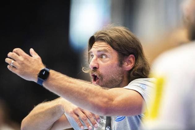DAIKIN HBL HANDBALL MEN 1 BL 1 GAME DAY THSV EISENACH SC DHFK LEIPZIG FOR EDITORIAL PURPOSES ONLY p 30 08 2025 Eisenach DAIKIN HBL Handball 1 Bundesliga Herren Saison 2025 2026 1 Spieltag Werner Assmann Halle ThSV Eisenach SC DHfK Leipzig im Foto Trainer Sebastian Hinze ThSV Eisenach Germany Thüringen Eisenach Copyright SaschaxFromm Copyright: SaschaxFromm doc826ci8wdmpeeaiiu2wt ,EDITORIAL USE ONLY Copyright: SaschaxFromm