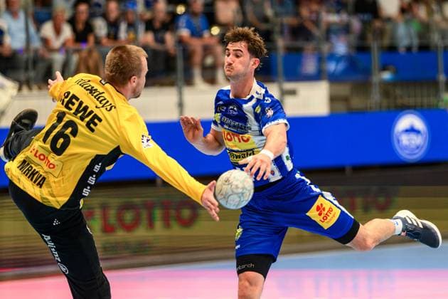 Stephan, Seitz Rueckraum Rechts, ThSV Eisenach, 44 , Tomas, Mrkva TW, SC DHfK Leipzig, 16 GER, Thuringia, ThSV Eisenach vs SC DHfK Leipzig, East derby, Derby, Season contract, Season start, 1 Daikin Handballbundesliga, Handball, 1 Matchday, Season 2025 2026, 16 00 hrs, 30 08 2025 GER, Thuringia, ThSV Eisenach vs SC DHfK Leipzig, Eastern derby, derby, season opener, start of season, 1 Daikin Handball Bundesliga, handball, 1 matchday, season 2025 2026, 16 00 hrs, 30 08 2025 Eisenach Copyright: xEibner-Pressefoto MartinxHerbstx EP_MHT