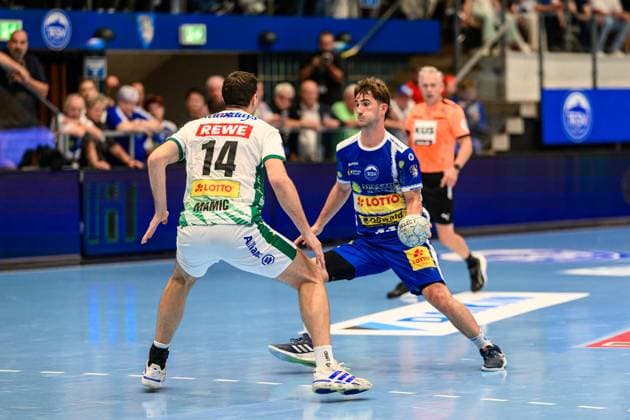Marko, Mamic Rueckraum Links, SC DHfK Leipzig, 14 , Stephan, Seitz Rueckraum Rechts, ThSV Eisenach, 44 GER, Thuringia, ThSV Eisenach vs SC DHfK Leipzig, East derby, Derby, Season contract, Season start, 1 Daikin Handballbundesliga, Handball, 1 match day, 2025 2026 season, 4 p.m., 30 08 2025 GER, Thuringia, ThSV Eisenach v SC DHfK Leipzig, East derby, derby, season opener, start of season, 1 Daikin Handball Bundesliga, handball, 1 match day, 2025 2026 season, 4 p.m., 30 08 2025 Eisenach Copyright: xEibner-Pressefoto MartinxHerbstx EP_MHT