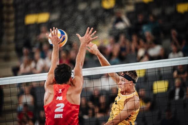 Beach Volleyball Men Beach Pro Tour Hamburg Elite 16 30 08 2025 v l Michal Bryl POL vs Jonathan Hellvig SVE Hamburg Tennisstadion am Rothenbaum Hamburg Germany