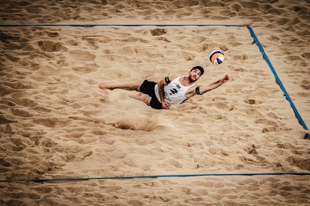 Beach Volleyball Men Beach Pro Tour Hamburg Elite 16 30 08 2025 Clemens Wickler GER jumps to the ball Hamburg Tennisstadion am Rothenbaum Hamburg Germany