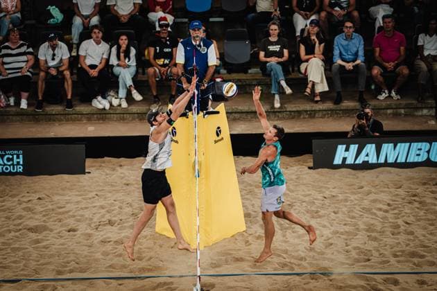 Beach Volleyball Men Beach Pro Tour Hamburg Elite 16 30 08 2025 v l Nils Ehlers GER vs Martins Plavins LAT Hamburg Tennisstadion am Rothenbaum Hamburg Germany