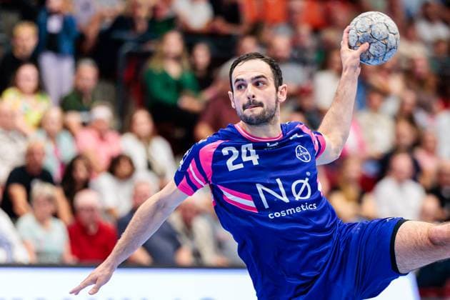 Peter Strosack TSV Bayer Dormagen, 24 on seven-meter 7 meter throw GER, TuS N Luebbecke vs TSV Bayer Dormagen, Handball, 2 Bundesliga, 1 Matchday, Season 2025 2026, 30 08 2025 GER, TuS N Luebbecke vs TSV Bayer Dormagen, Handball, 2 Bundesliga, 1 Matchday, Season 2025 2026, 30 08 2025 Luebbecke Copyright: xEibner-Pressefoto JanxRollingerx EP_JSK