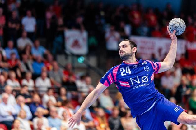 Peter Strosack TSV Bayer Dormagen, 24 in goal throw GER, TuS N Luebbecke vs TSV Bayer Dormagen, Handball, 2 Bundesliga, 1 Matchday, Season 2025 2026, 30 08 2025 GER, TuS N Luebbecke vs TSV Bayer Dormagen, Handball, 2 Bundesliga, 1 Matchday, Season 2025 2026, 30 08 2025 Luebbecke Copyright: xEibner-Pressefoto JanxRollingerx EP_JSK