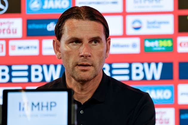 Gerardo Seoane Borussia Mönchengladbach, Coach at the press conference , Germany, Soccer, 1 Bundesliga, 2 Matchday, 2025 2026, VfB Stuttgart vs Borussia Mönchengladbach, 30 08 2025, MHP Arena, Stuttgart, Germany Stuttgart MHP Arena Baden Württemberg Germany Copyright: xGrantxHubbsx