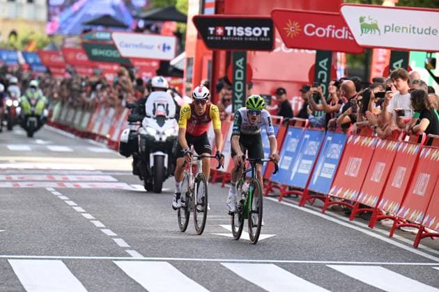 30-08-2025 Vuelta A Espana; Tappa 08 Monzon Templario - Zaragoza; 2025, Caja Rural - Seguros Rga; 2025, Cofidis; Bou Company, Joan; Samitier Samitier, Sergio; Zaragoza; 