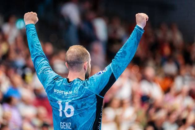 Fredrik Genz TuS N Luebbecke, 16 cheers GER, TuS N Luebbecke vs TSV Bayer Dormagen, Handball, 2 Bundesliga, 1 Matchday, Season 2025 2026, 30 08 2025 GER, TuS N Luebbecke vs TSV Bayer Dormagen, Handball, 2 Bundesliga, 1 Matchday, Season 2025 2026, 30 08 2025 Luebbecke Copyright: xEibner-Pressefoto JanxRollingerx EP_JSK
