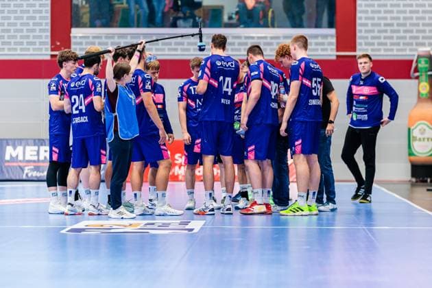 Timeout TSV Bayer Dormagen GER, TuS N Luebbecke vs TSV Bayer Dormagen, Handball, 2 Bundesliga, 1 Matchday, Season 2025 2026, 30 08 2025 GER, TuS N Luebbecke vs TSV Bayer Dormagen, Handball, 2 Bundesliga, 1 Matchday, Season 2025 2026, 30 08 2025 Luebbecke Copyright: xEibner-Pressefoto JanxRollingerx EP_JSK