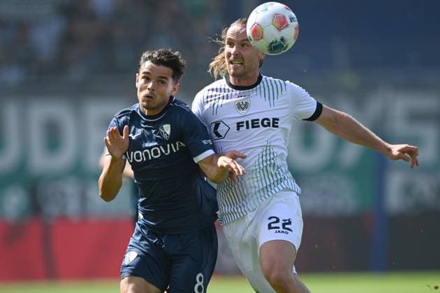 Kjell WAETJEN, W tjen BO vs Jannis HEUER MS action, duel, Soccer 2 Bundesliga, 4 Spieltag, matchday 4, VfL Bochum BO SC Preussen Muenster MS 1 2 am 30 08 2025, Vonovia Ruhrstadion Bochum Germany DFL regulations prohibit any use of photographs as image sequences and or quasi video Â