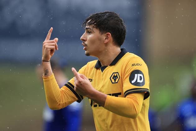 Fußball Premier League Wolverhampton Wanderers gegen Everton 30. August 2025 Premier League Wolverhampton Wanderers gegen Everton Rodrigo Gomes von Wolverhampton Wanderers Foto Simon Stacpoole Abseits Wolverhampton UK  Copyright: xSimonxStacpoolexOffside