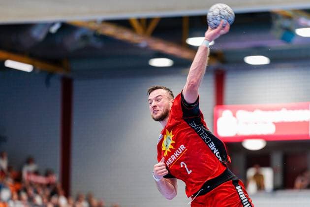 Jo Gerrit Genz TuS N Luebbecke, 02 in goal throw GER, TuS N Luebbecke vs TSV Bayer Dormagen, Handball, 2 Bundesliga, 1 Matchday, Season 2025 2026, 30 08 2025 GER, TuS N Luebbecke vs TSV Bayer Dormagen, Handball, 2 Bundesliga, 1 Matchday, Season 2025 2026, 30 08 2025 Luebbecke Copyright: xEibner-Pressefoto JanxRollingerx EP_JSK