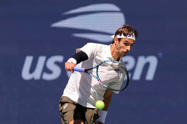 August 30, 2025, Flushing Meadows, New York, USA: Lorenzo Musetti hits a backhand return during a match against Flavio Cobolli on Day 7 of the 2025 US Open at USTA Billie Jean King National Tennis Center on Saturday August 30, 2025 in the Flushing neighborhood of the Queens borough of New York City. JAVIER ROJAS PI Flushing Meadows USA - ZUMAp124 20250830_zaa_p124_005 Copyright: xJavierxRojasx
