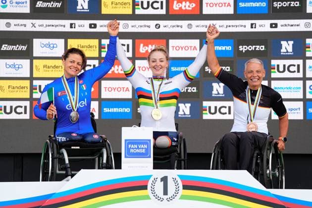 2025 UCI Para-cycling Road World Championships Picture by Olly Hassell SWpix.com - 30 08 2025 - Cycling - 2025 UCI Para-cycling Road World Championships - Ronse, Flanders, Belgium - Women H5 Road Race Podium - Chantal Haenen (Netherlands) receiving the Gold Medal to become World Champion Copyright: x xSWpix.comx(t axPhotographyxHubxLtd)xOllyxHassell SWpix.comx SWP-3069-1457