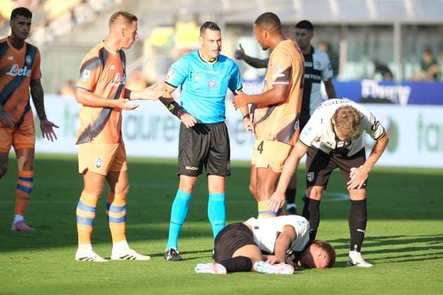The Referee of the match, Maurizio Mariani of Aprilia delegation during the soccer match between Parma Calcio 1913 and Atalanta BC 1907, MD2 of Serie A Enilive Italian soccer championship 2025 2026 at Ennio Tardini Stadium on August 30, 2025, Parma, Italy.  Copyright: xRobertoxTommasini IPAxSportx xipa-agency.netx xx IPA_63678570 IPA_Agency_IPA63678570