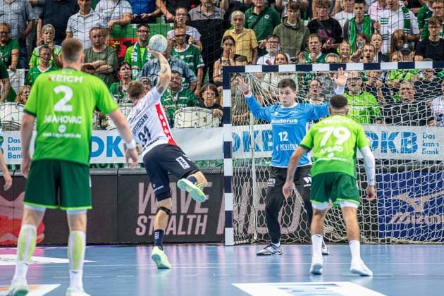 Handball Bundesliga HSG Wetzlar SG Flensburg Handewitt, 30 08 25 Anadin Suljakovic HSG Wetzlar, 12 , Emil Jakobsen SG Flensburg Handewitt, 31 , Ahmed Nafea HSG Wetzlar, 79 Handball Bundesliga HSG Wetzlar SG Flensburg Handewitt Wetzlar, 30 08 25 Copyright: xBEAUTIFULxSPORTS Roeczeyx