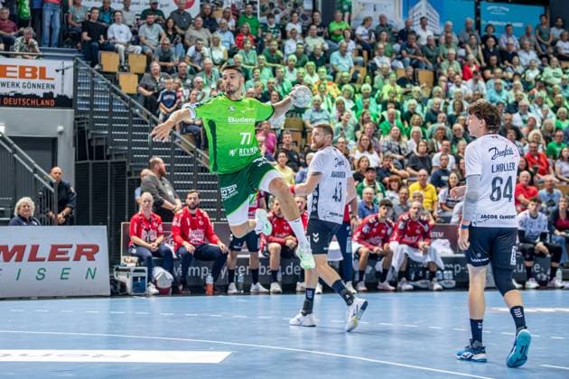 Handball Bundesliga HSG Wetzlar SG Flensburg Handewitt, 30 08 25 Stefan Cavor HSG Wetzlar, 77 , Blaž Blagotinöek SG Flensburg Handewitt, 43 , Lasse Møller SG Flensburg Handewitt, 64 Handball Bundesliga HSG Wetzlar SG Flensburg Handewitt Wetzlar, 30 08 25 Copyright: xBEAUTIFULxSPORTS Roeczeyx